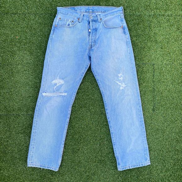 Levi's Men's 501 Distressed Light Wash Denim Jeans - Picture 1 of 7